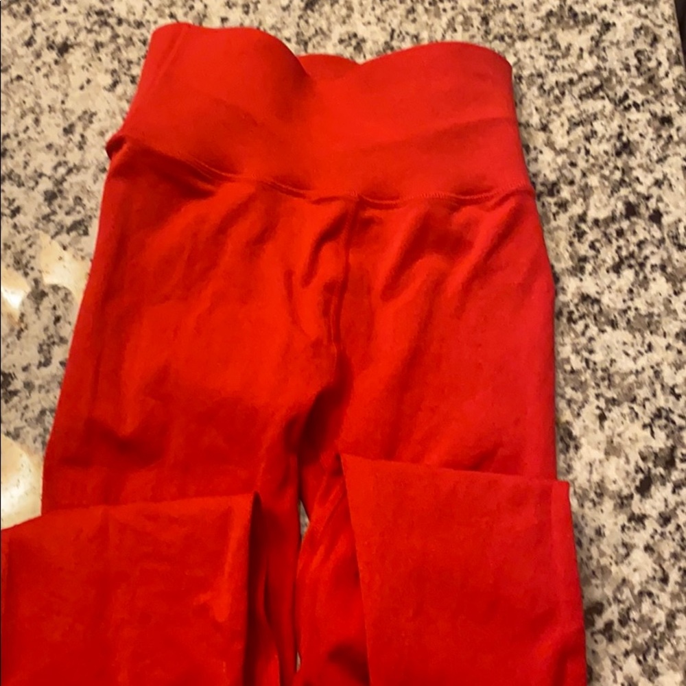 High-Waisted SculptKnit® Essential Legging - Picture 2 of 5